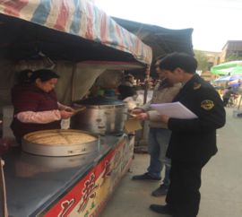 英德市食藥監(jiān)局全力加強(qiáng)鎮(zhèn)級(jí)春節(jié)前食品安全大檢查，保障食用農(nóng)產(chǎn)品批發(fā)安全